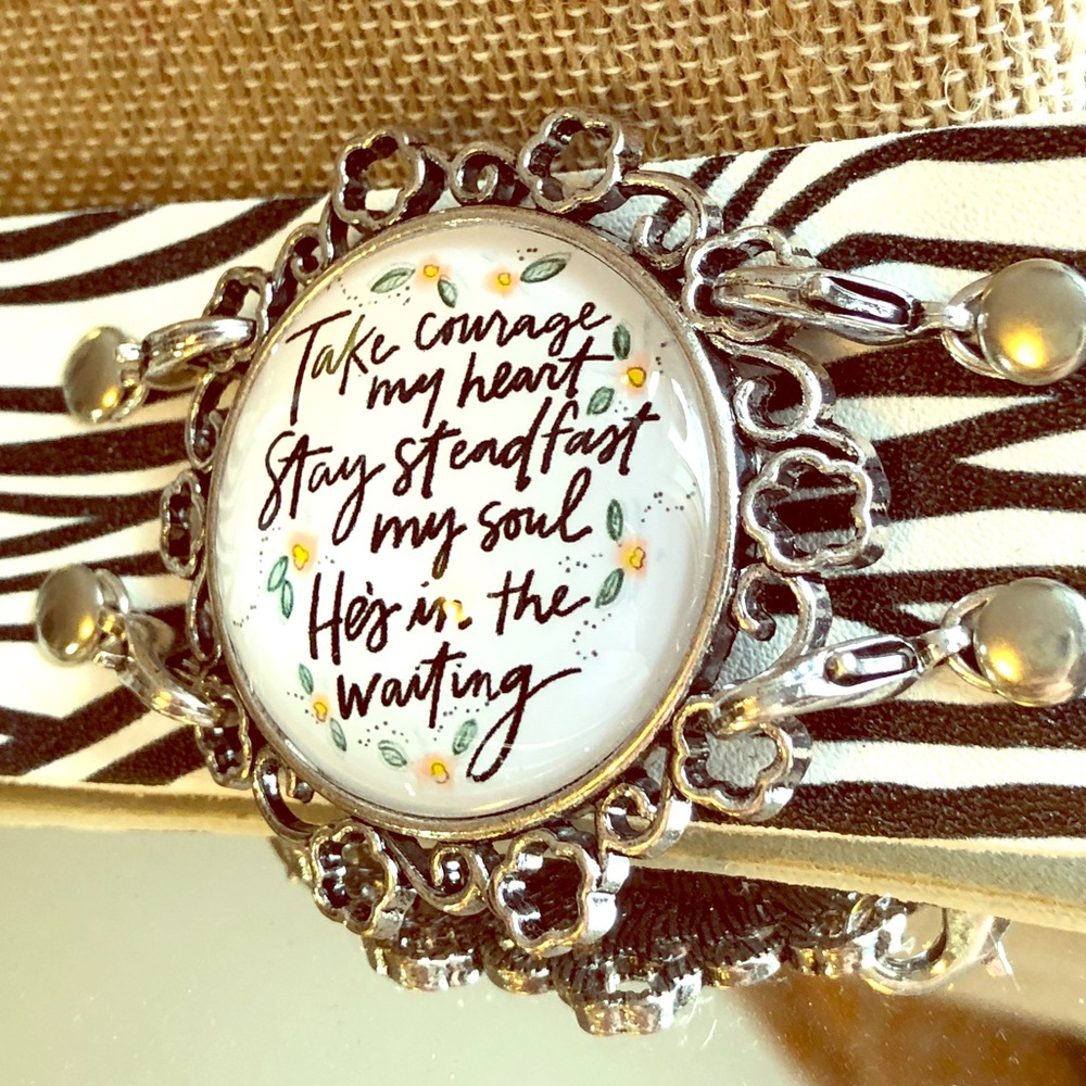 Retired Plunder 3 snap cuff “Gina” zebra w/pendant
